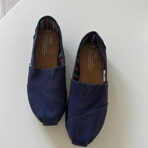 Toms Shoes Size 6.5 Never worn!